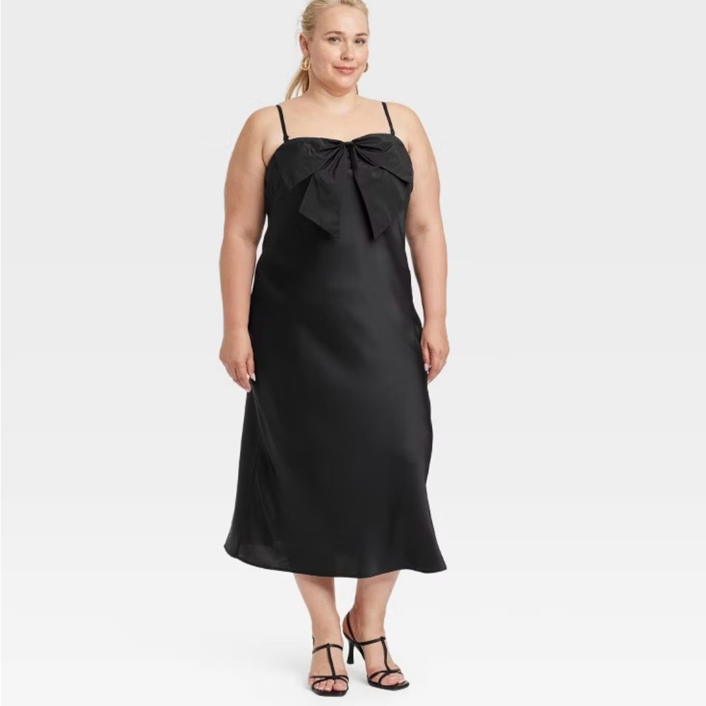 Elegant Black Midi Dress with Bow Detail